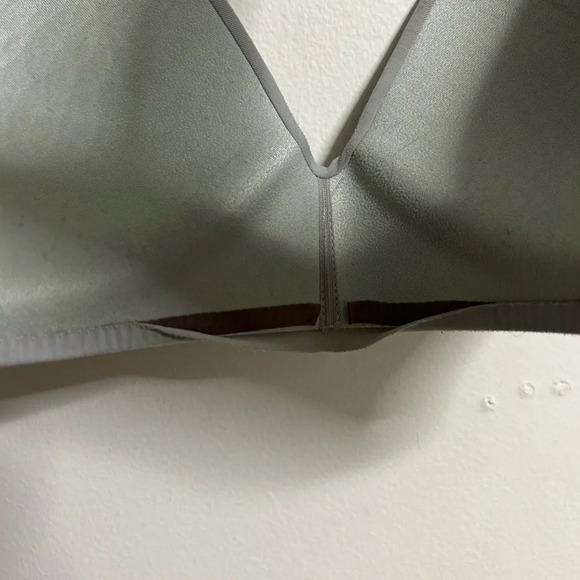 Victoria  Secret Grey Criss Cross Lace Bra - Picture 3 of 4